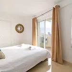 Apartamento La Perla 3 Bedrooms In *