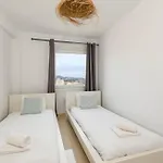 Apartament La Perla 3 Bedrooms In *