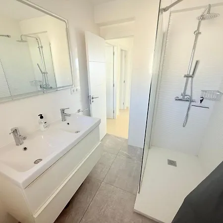 La Perla 3 Bedrooms In Apartment