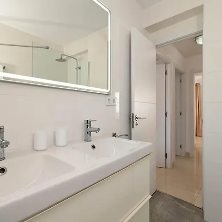La Perla 3 Bedrooms In 公寓 *